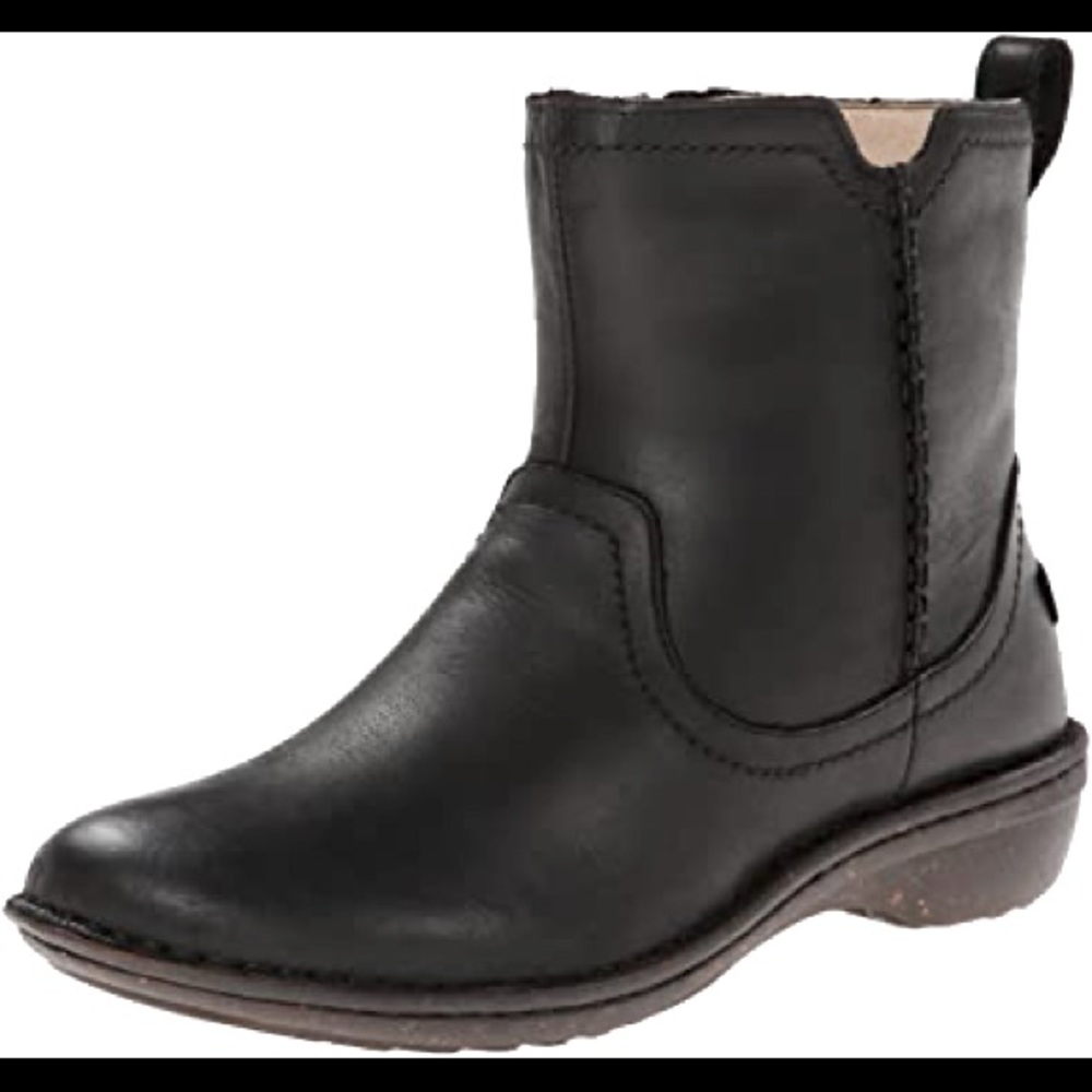 UGG Women's Black Neevah Short Boots - Round Toe size 9